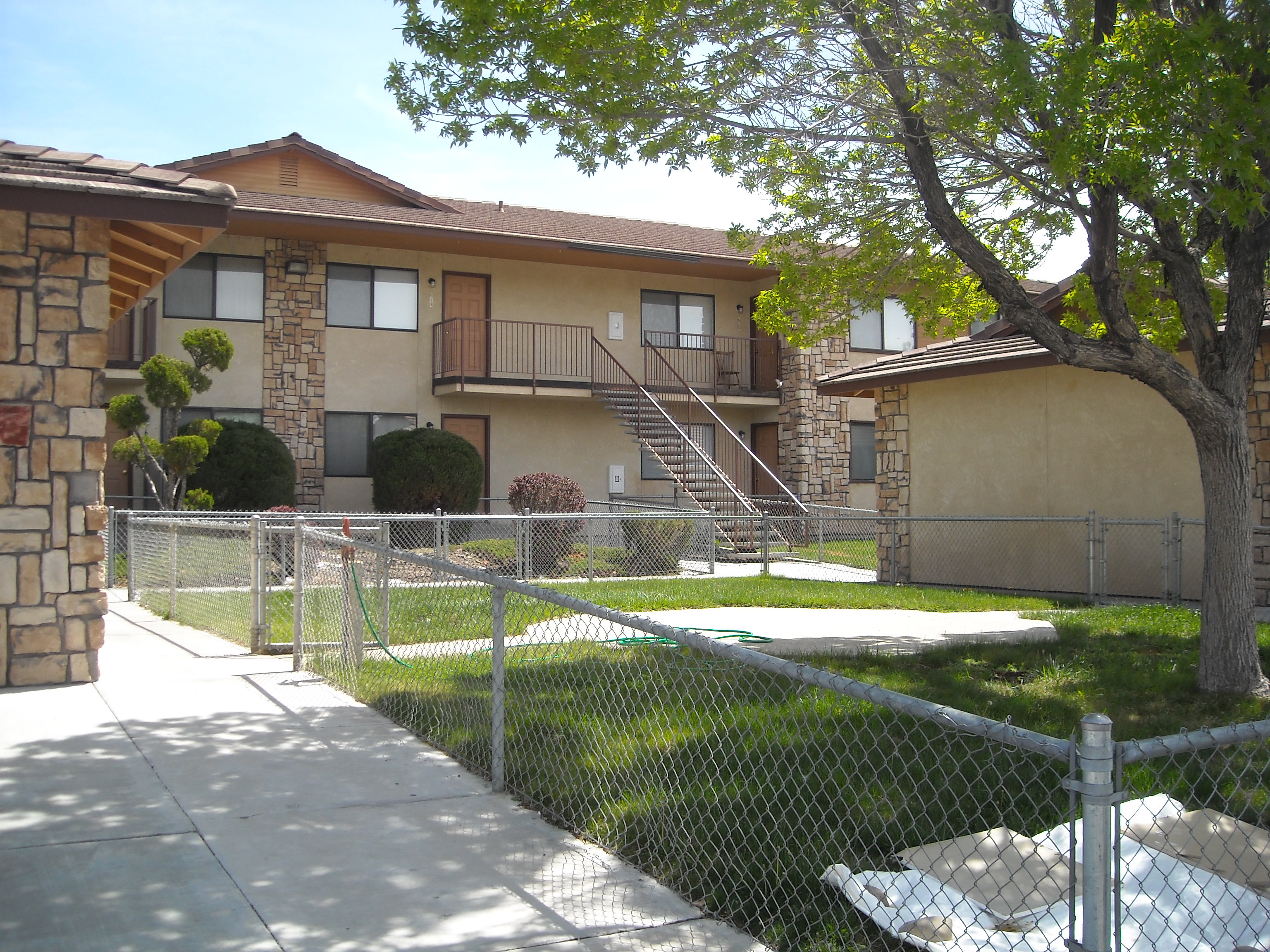 Linda Vista Apartments Wallace Realty Corp.